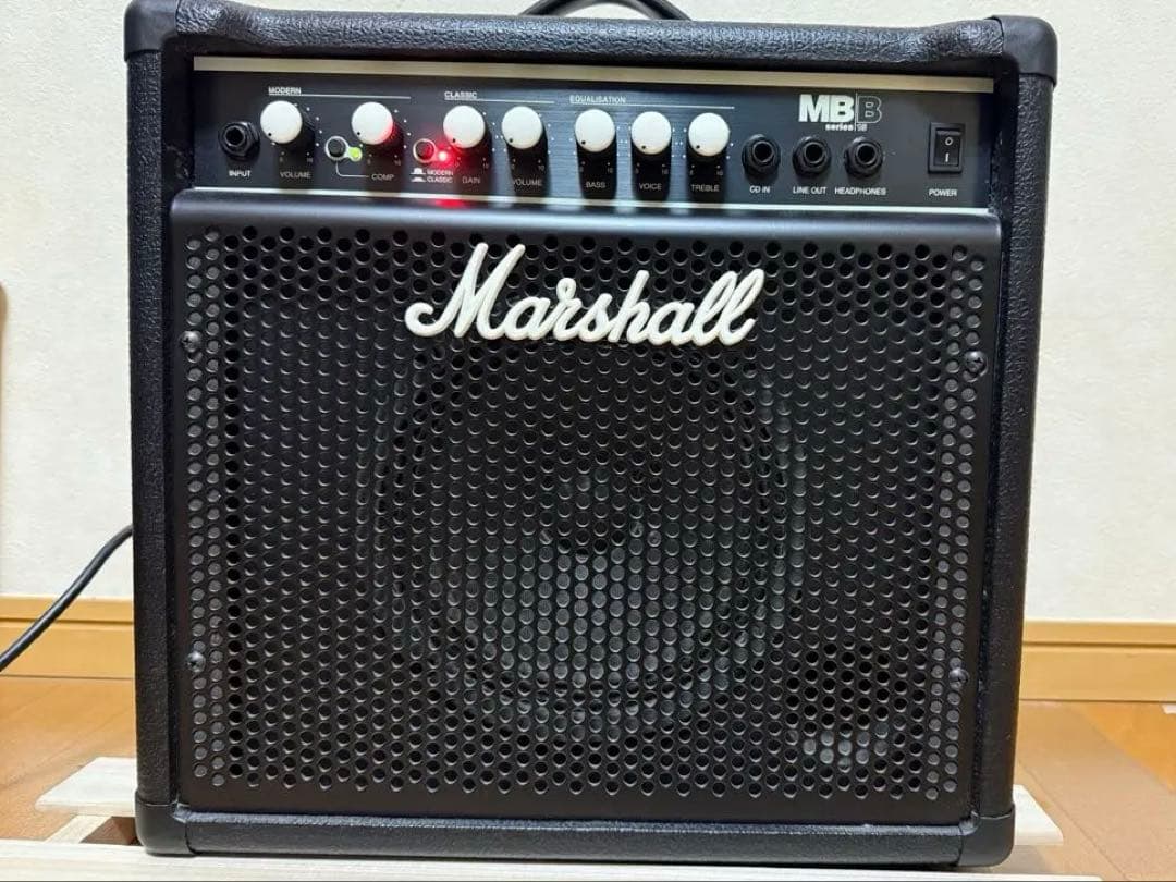 Marshall MB Bシリーズ 15 ベース用アンプ