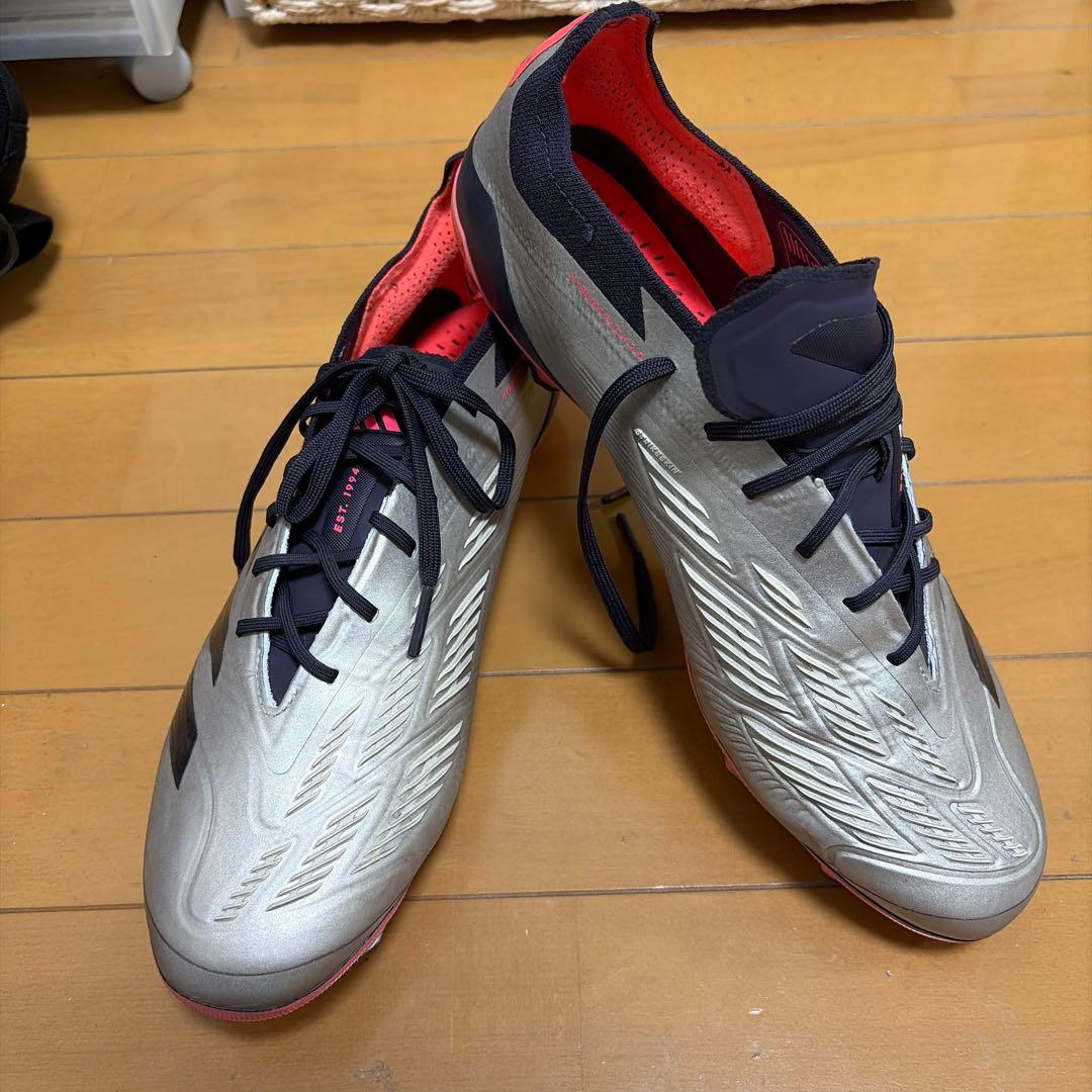 プレデター ELITE HG/AG ジャパン　27.5㌢