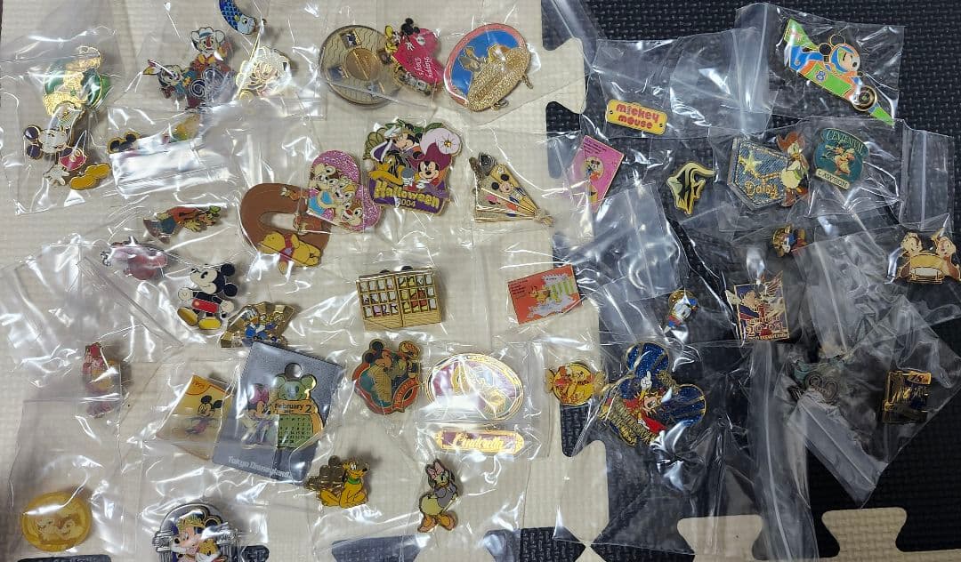 ディズニー　Disney ピンバッジ 200個以上 まとめ売り