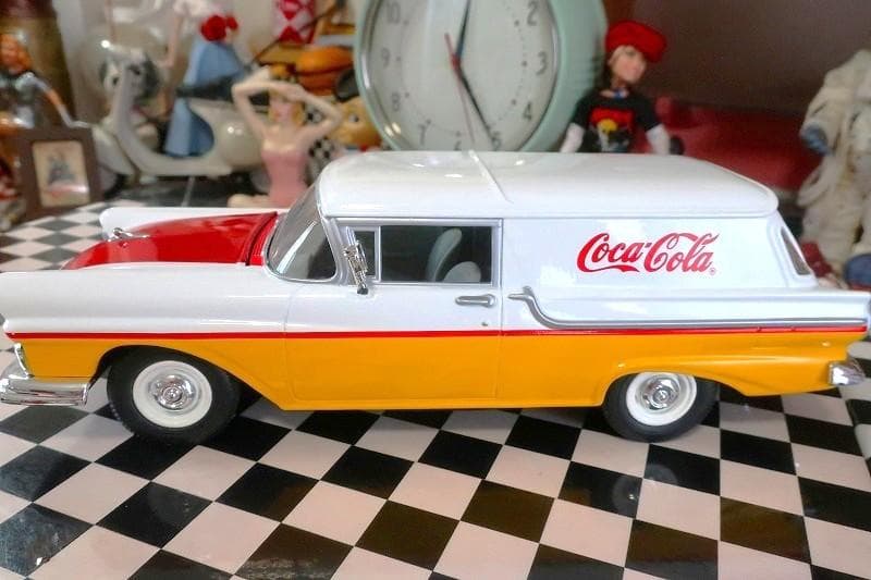 絶版★コカコーラ フォード ワゴン 1957 FORD COURIER メタル製