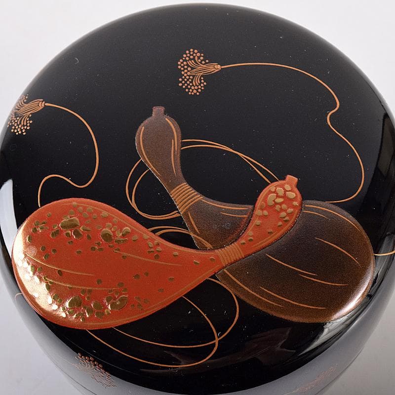 さすがのまみ　坂本照雄作　六瓢蒔絵　内銀留　棗　共布共箱　F　R7951