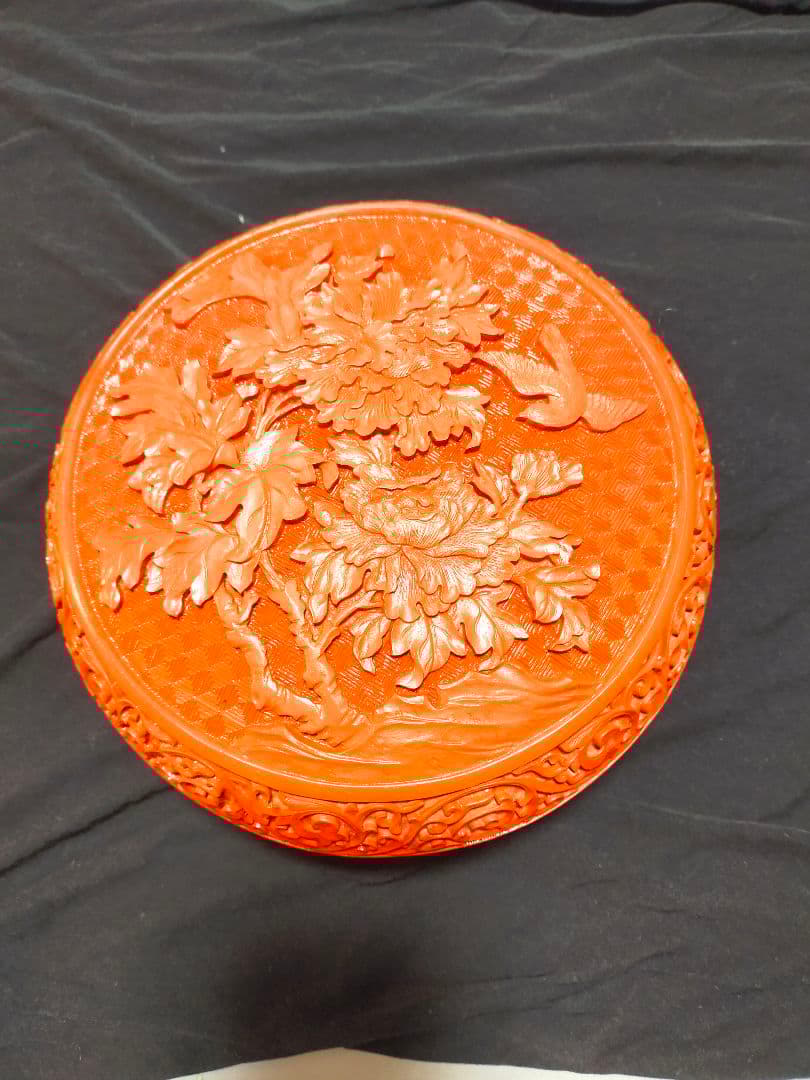 中国伝統美術工芸品　堆朱彫刻　円型蓋物　　茶道具入れ　アンティーク