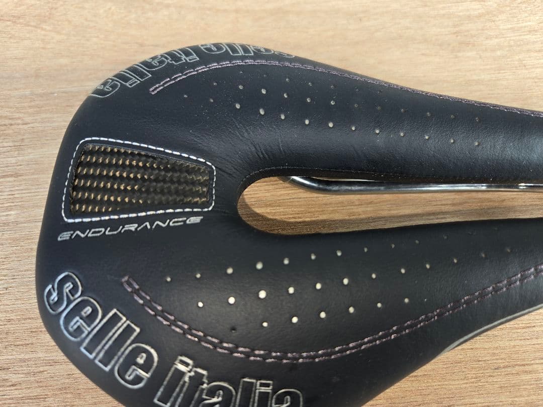 nicoselle italia Novus サドル