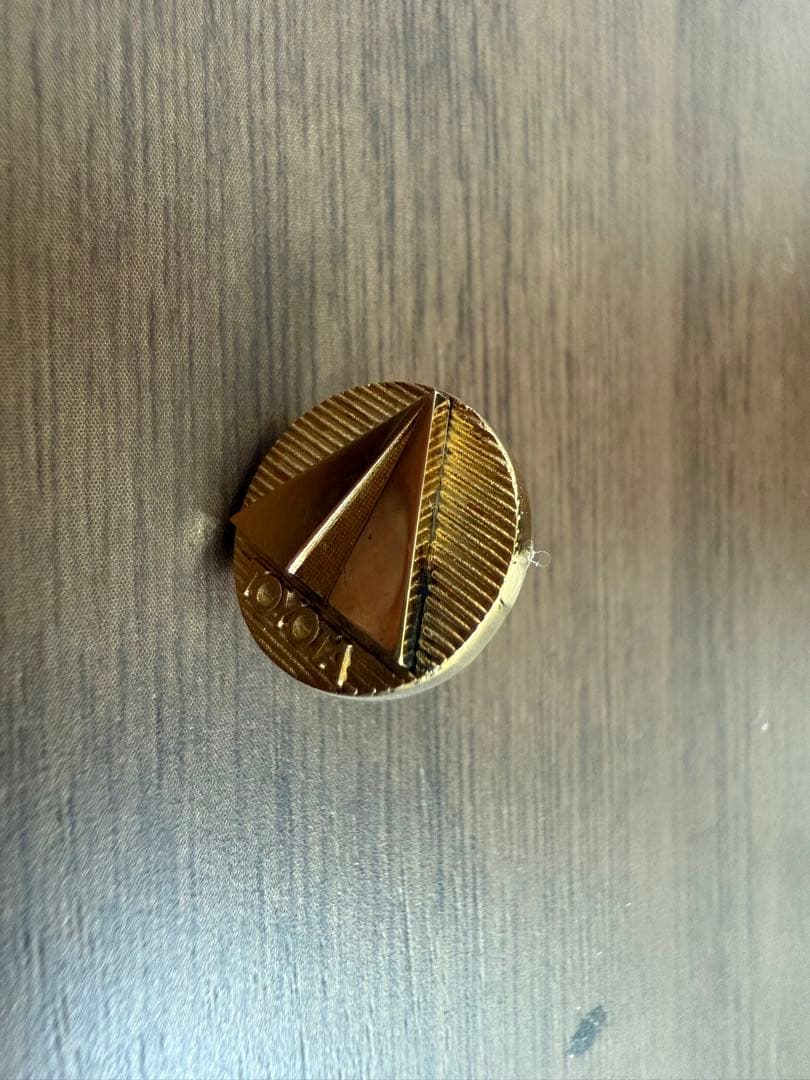 トヨタ1,000台 メーカー表彰 社章 ピンズ バッヂ 金色メッキ製 1993年