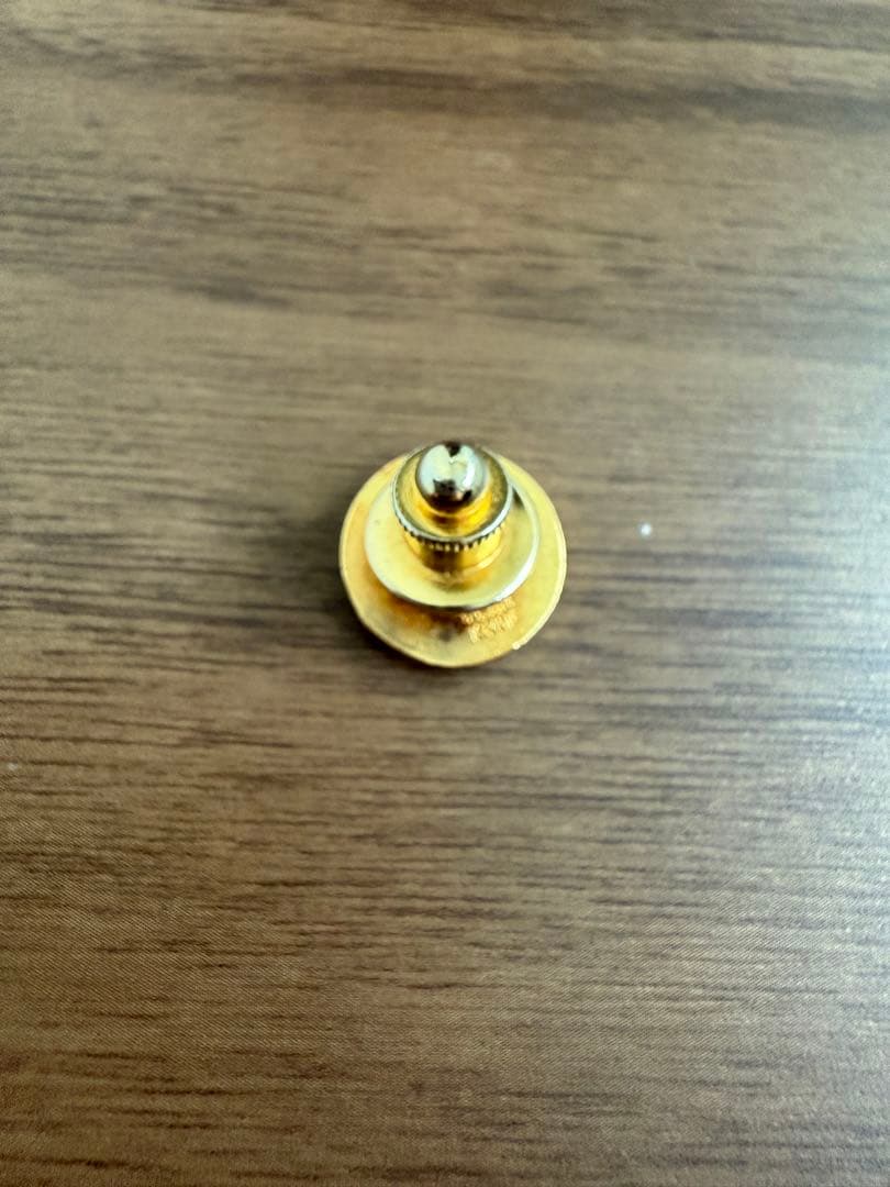 トヨタ1,000台 メーカー表彰 社章 ピンズ バッヂ 金色メッキ製 1993年