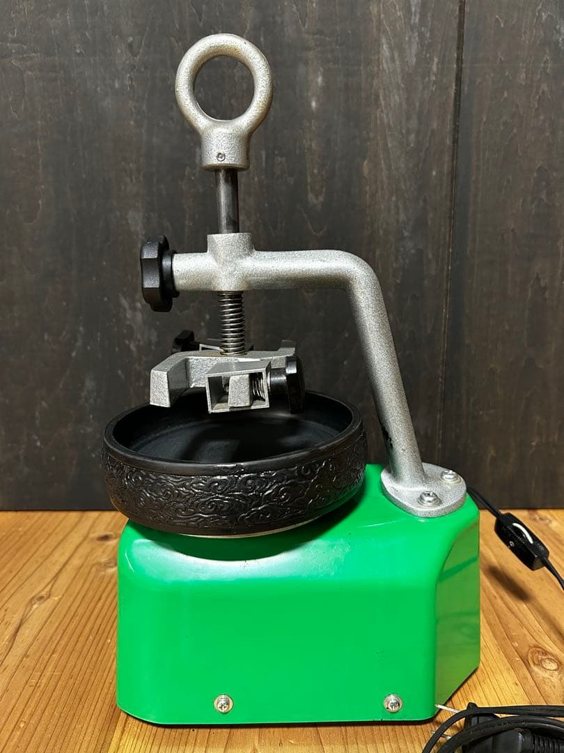 墨すり機　呉竹電動 L型 緑色