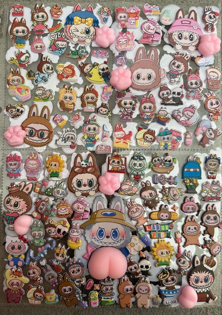 【完成品】シール帳　サンリオ　ラブブ　たまごっち　　その他もたくさんあります！