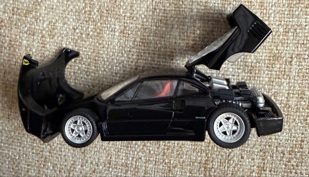 トミカリミテッドビンテージネオ F40 ブラック　1/64