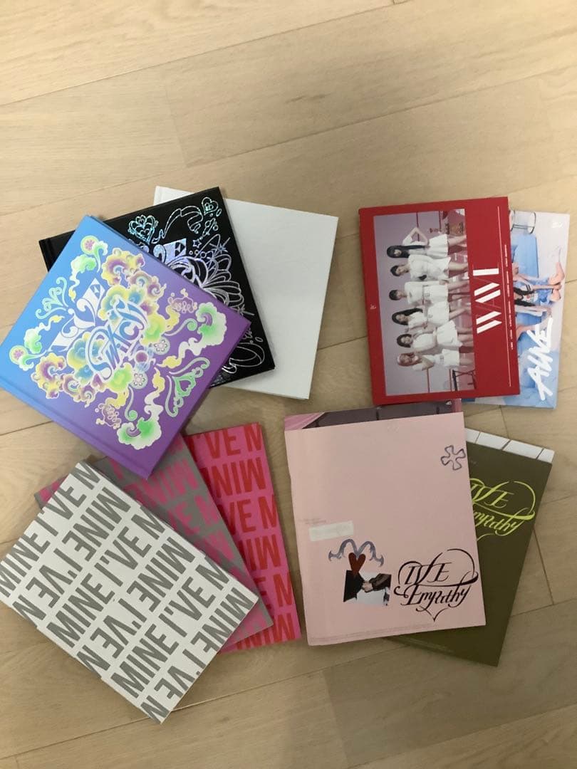 IVE イソ　グッズ　まとめ売り　ぬいぐるみ　うちわ　アルバム　トレカ