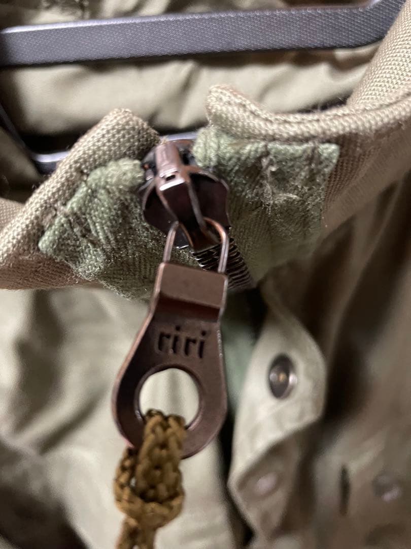 実物スイス軍  マウンテンパーカー  ミリタリージャケット  ユーロミリタリー