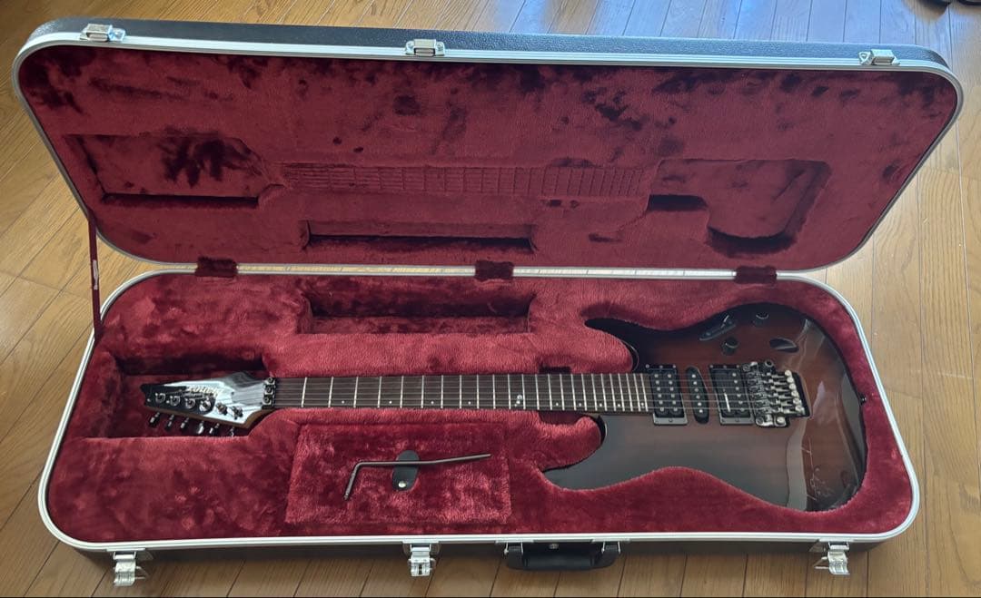 Guitar Ibanez S5470Prestage、ケース付き