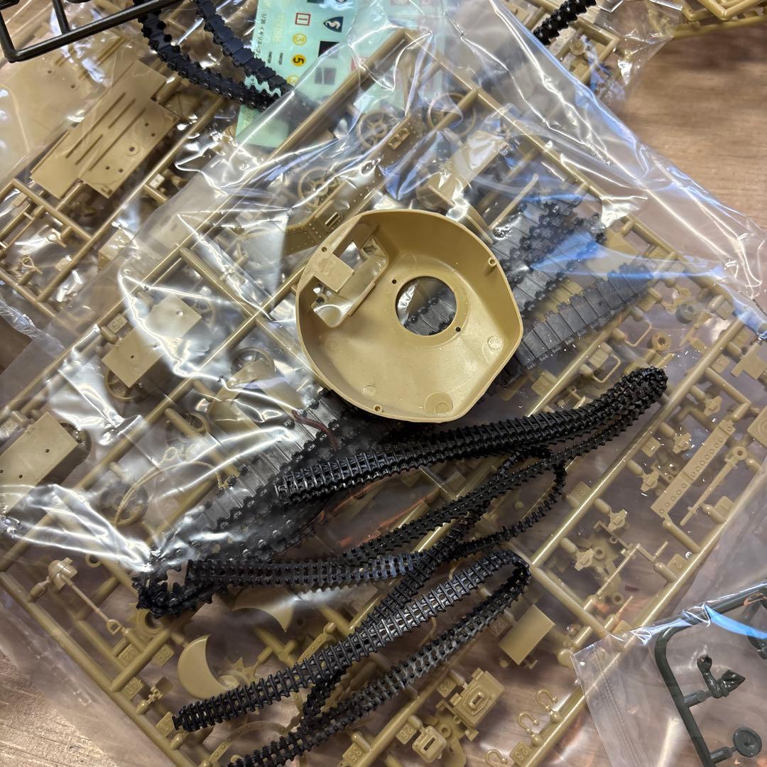 プラモデルパーツセット 1/35スケール100サイズ満タン0123o98