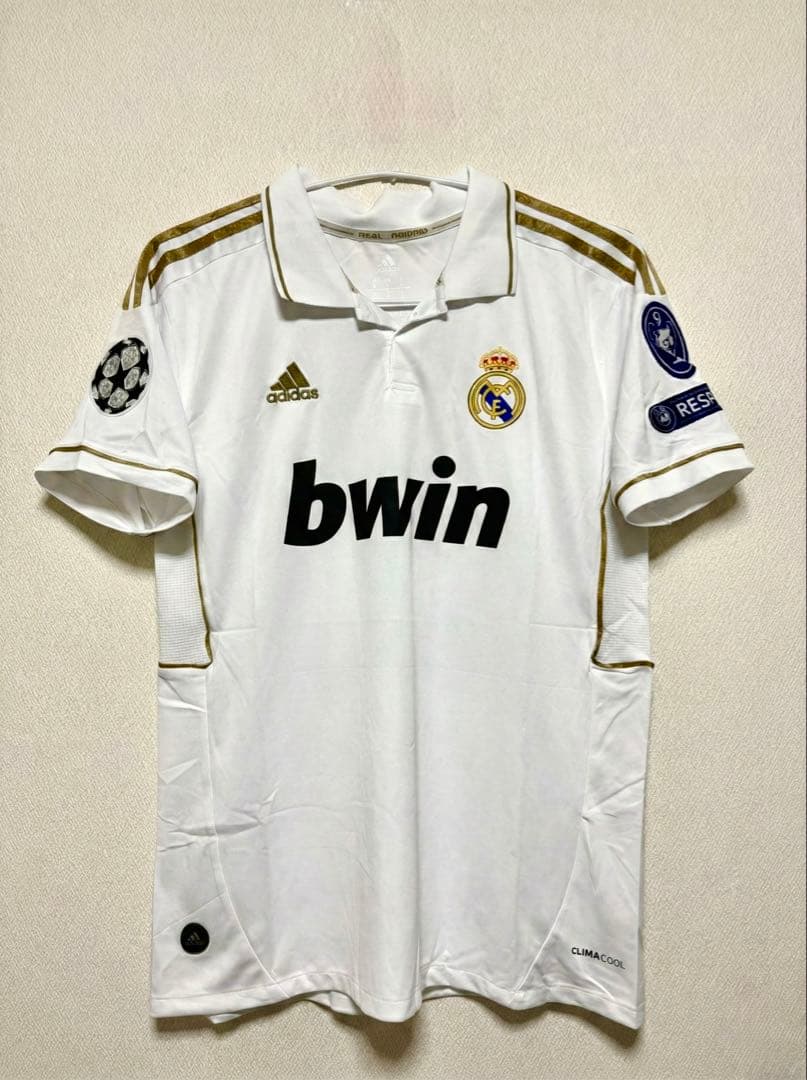 メスト・エジル ユニフォーム レアル・マドリード2011-2012 パッチ付き