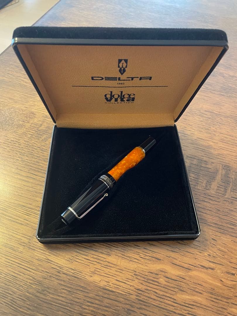 初期DELTA ドルチェビータミディアム万年筆