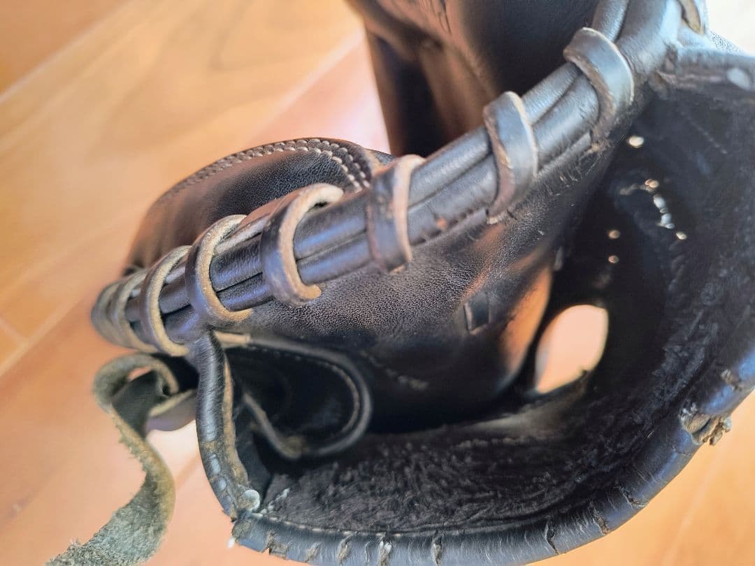 ハイゴールド 軟式キャッチャーミット　グローブ 己極　嬉しい型良好！　M球おまけ