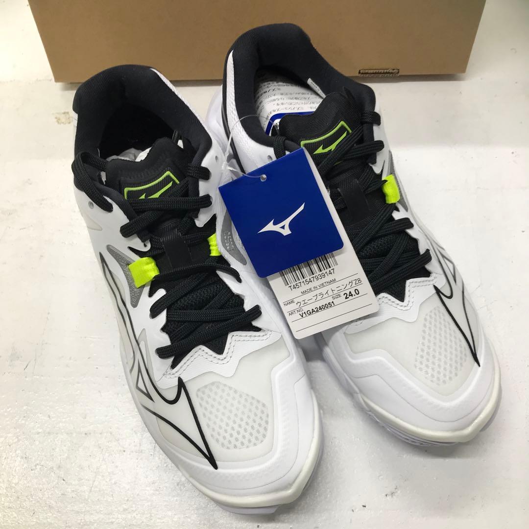 ミズノ　バレーボールシューズ　24cm ウエーブライトニングZ8