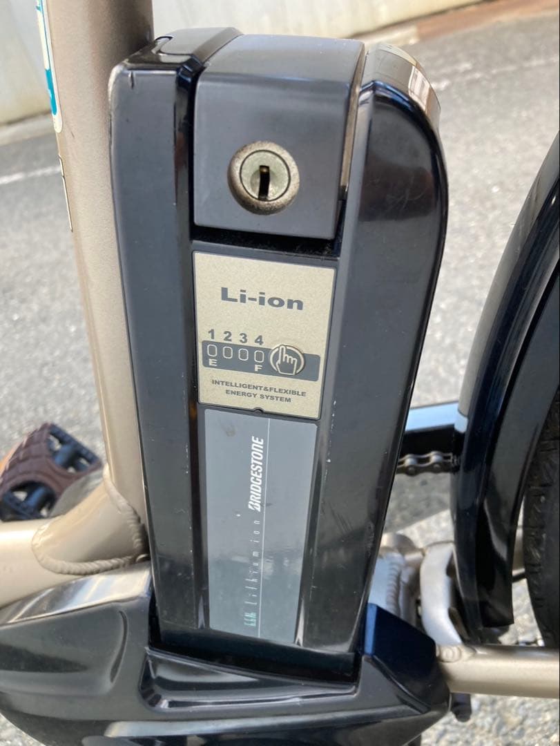 1779業界最長12ヶ月保証付！送料無料エリア多数！安全整備済み！電動自転車