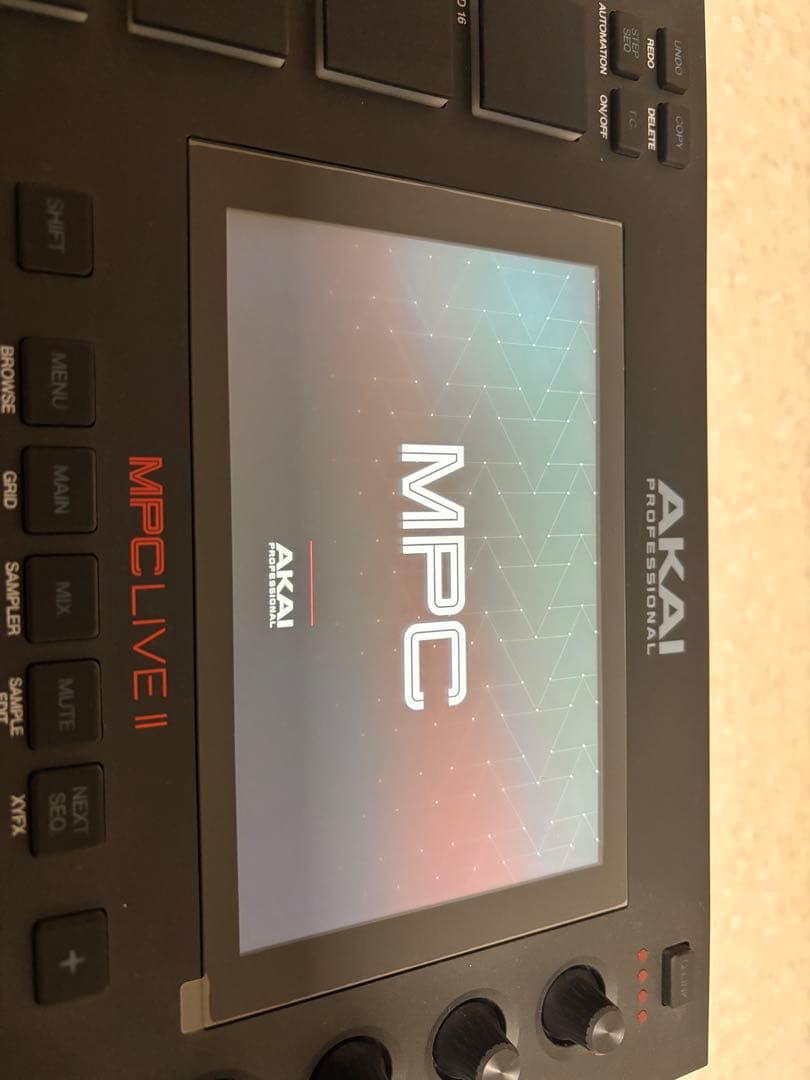 【極美品】AKAI MPC Live II 本体【使用回数10回未満】