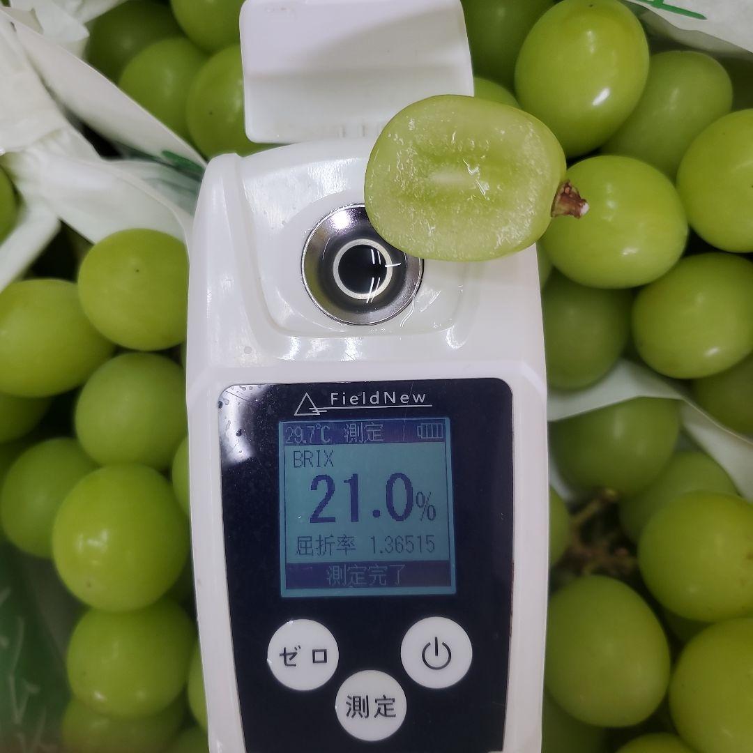 3️⃣ 山梨県産 シャインマスカット １０房入り 箱込み5.5キロ