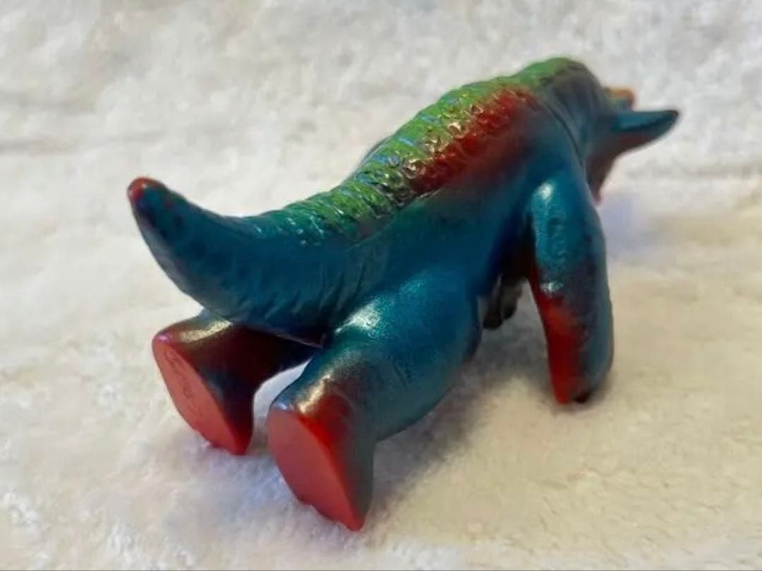 【怪獣】ゴモラペンダント ソフビ 円谷