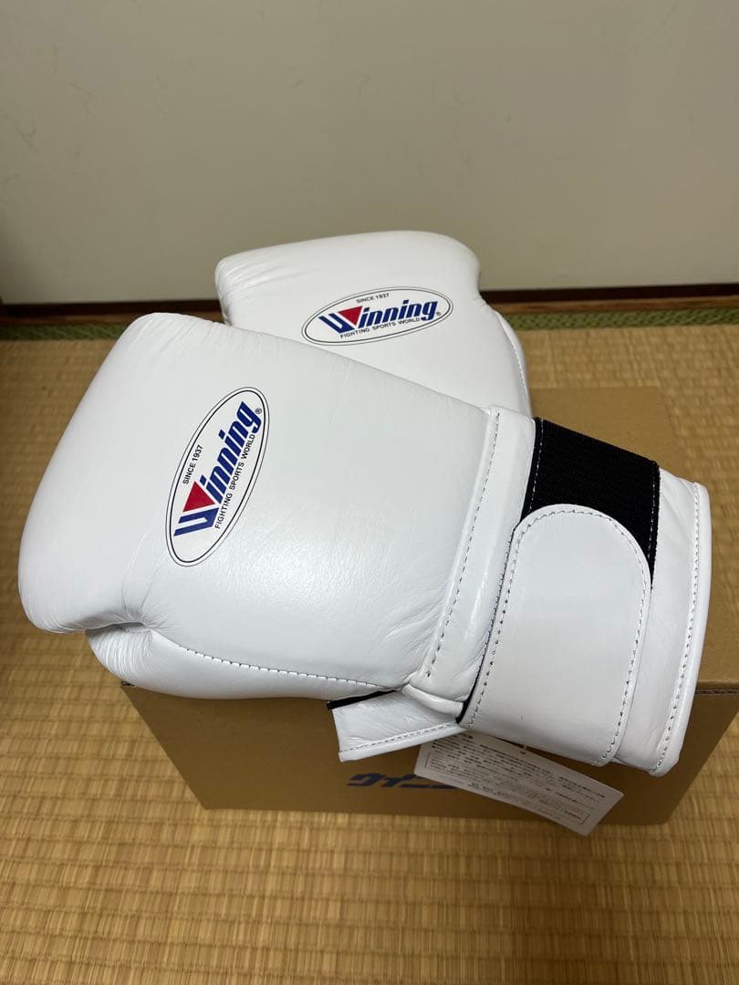 新品Winning ボクシンググローブ 14 oz ホワイト