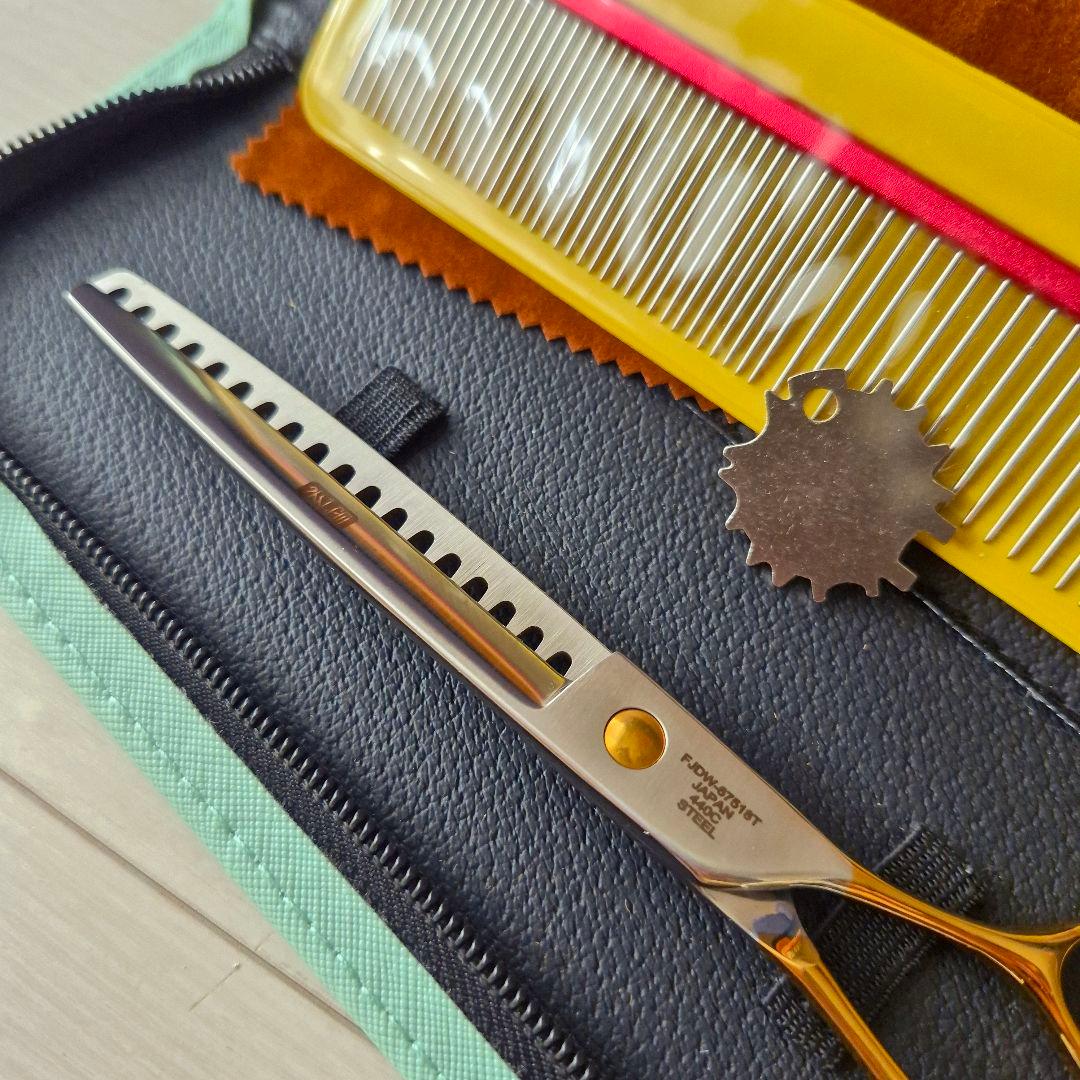 新品★フェニーチェ トリミング用セニングシザー&超軽量トリミングコーム