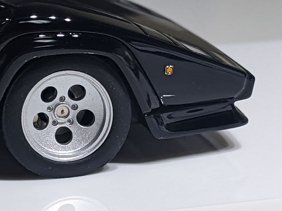 アイドロン 1/43 ランボルギーニ カウンタックLP5000QV 1988