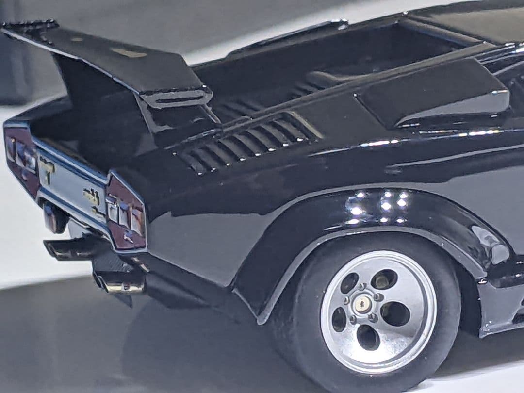 アイドロン 1/43 ランボルギーニ カウンタックLP5000QV 1988