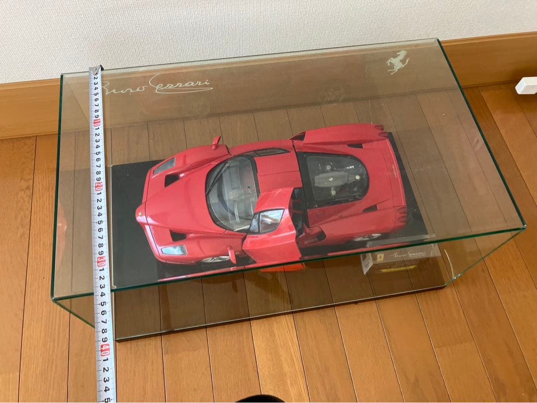 値下げしました。1/10 エンツォフェラーリ完成品 とディスプレイケース