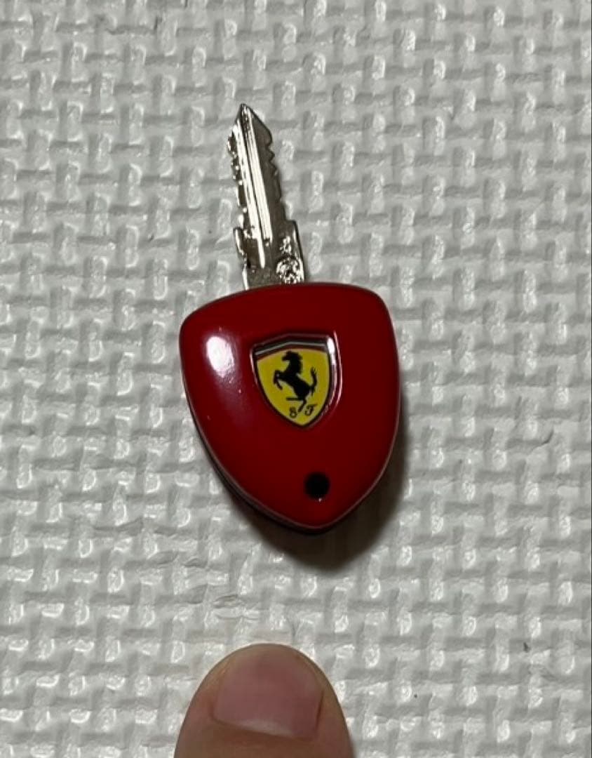 値下げしました。1/10 エンツォフェラーリ完成品 とディスプレイケース