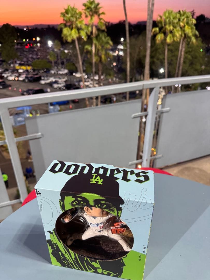 h*m様 訳あり　大谷翔平　ボブルヘッド　投手　ドジャース　来場者限定　冊子付