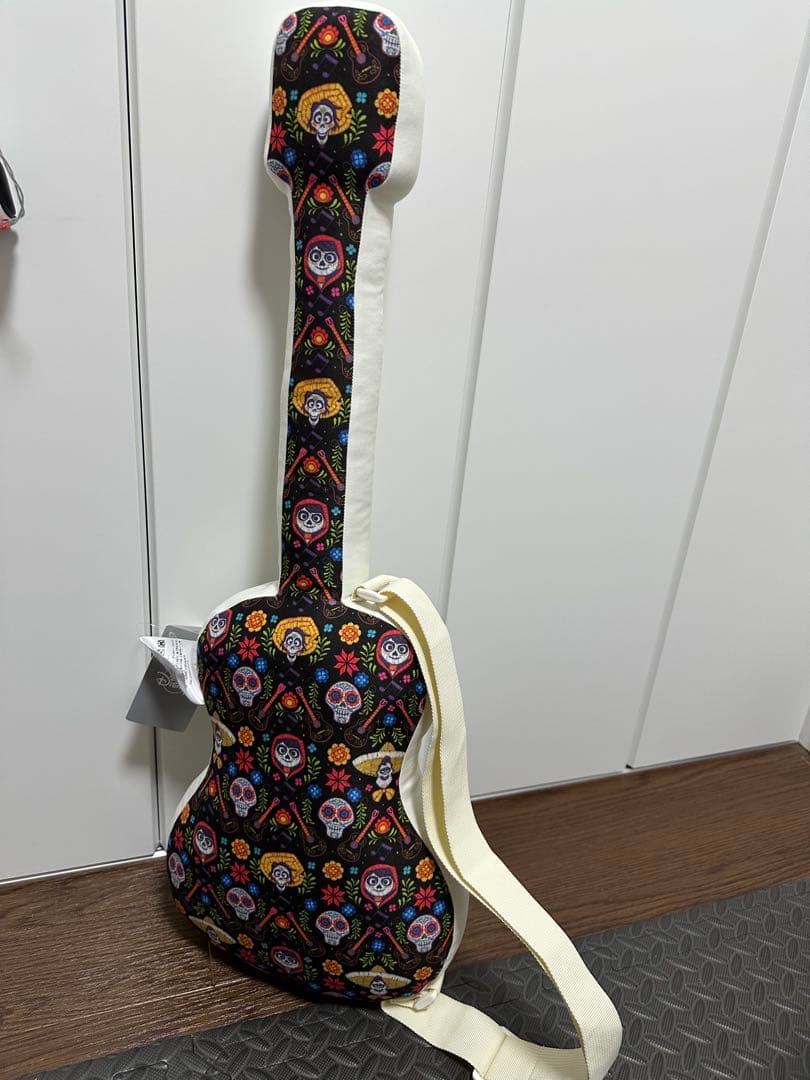 リメンバーミー　ギター　クッション