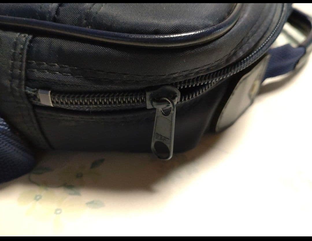 ショルダーバッグ ネイビー