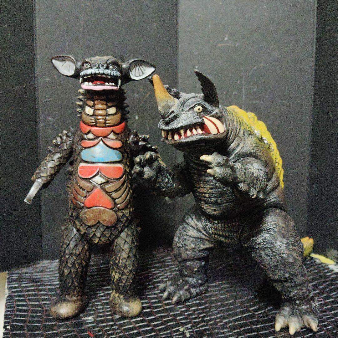 ウルトラ怪獣旧型絶版ソフビギャンゴ.ネロンガ（2744onsi2873fi）