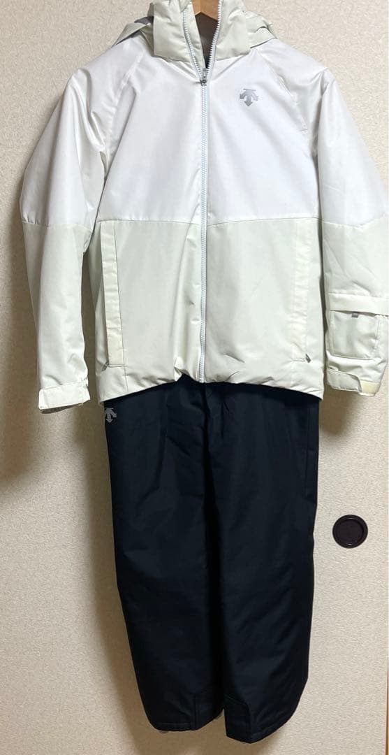 子ども用スキーウェア DESCENTE デサント　150 女の子　ホワイト