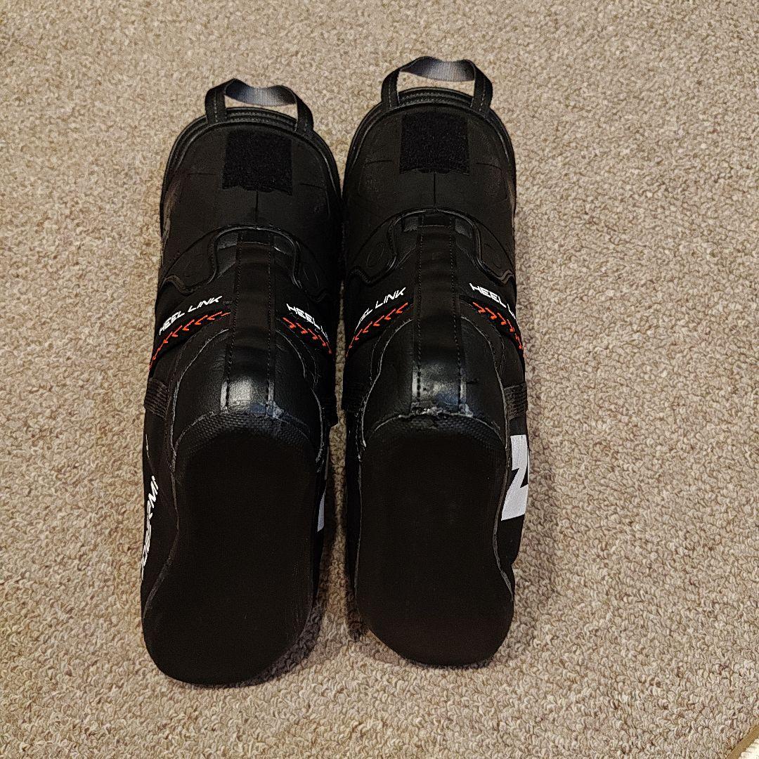 ノルディカドーベルマン5RD S 25.5