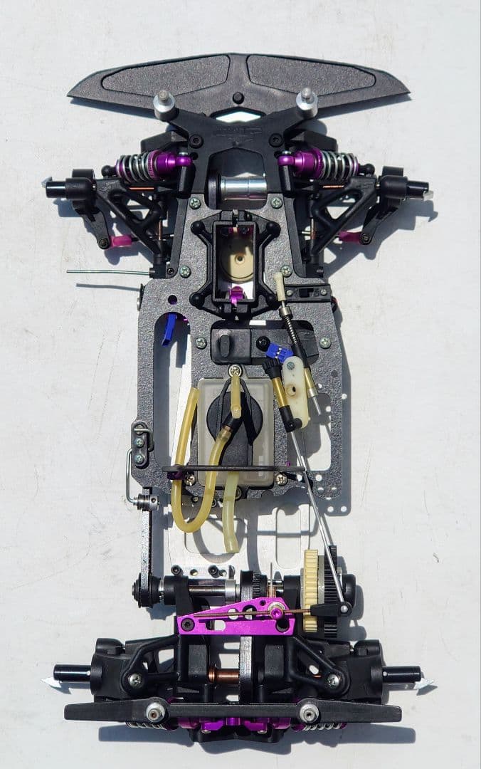 未使用シャーシ！サーパント 1/10GPレーシングカー ピニオン クラッチ付