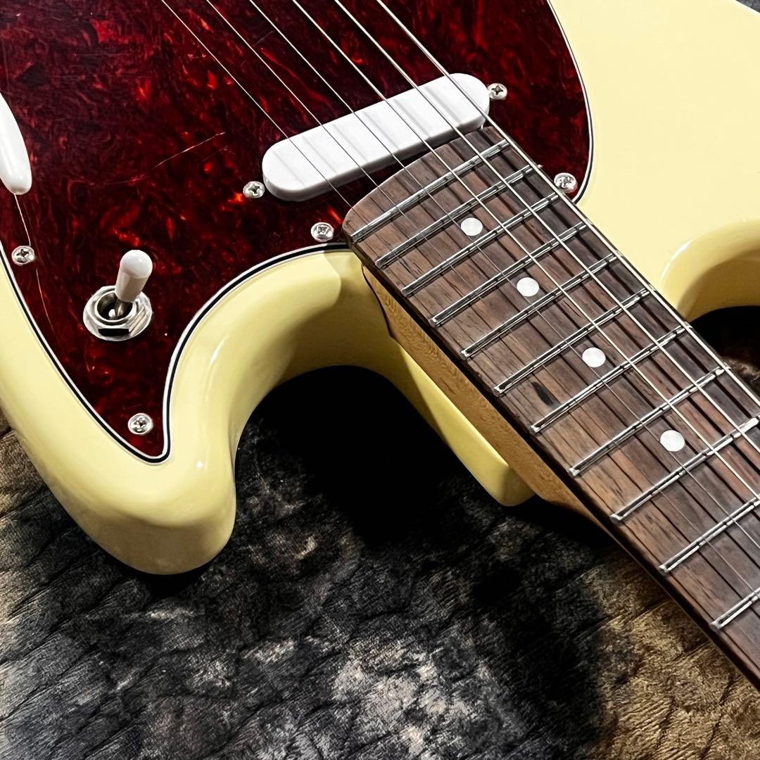 Vintage ムスタング エレキギター クリーム色 管AK