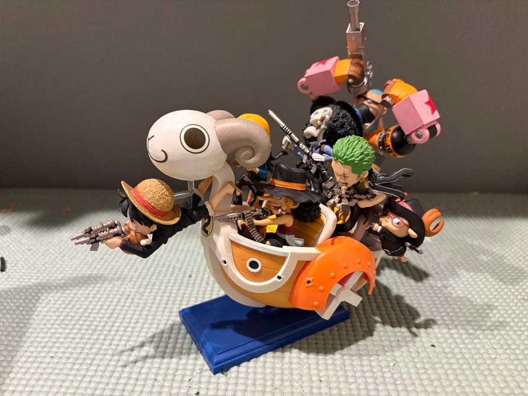 ワンピース ワールドコレクタブルフィギュア ミニメリー号 ATTACKセット