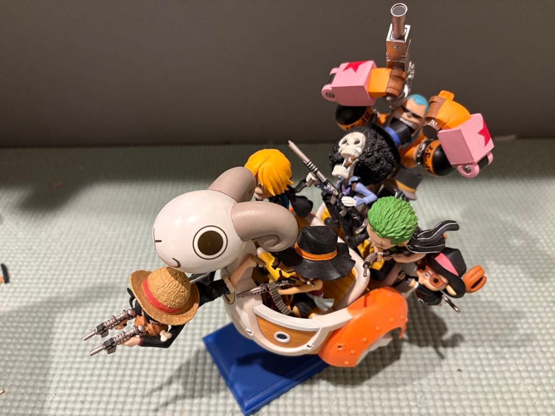 ワンピース ワールドコレクタブルフィギュア ミニメリー号 ATTACKセット