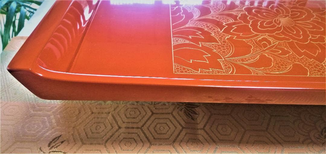 新品未使用 輪島塗　牡丹唐草　高級手彫沈金　本漆　天然木　長手盆　角盆 お盆