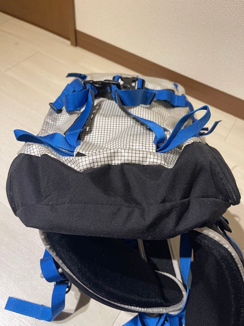 Burton [ak] インクライン 20L バックパック