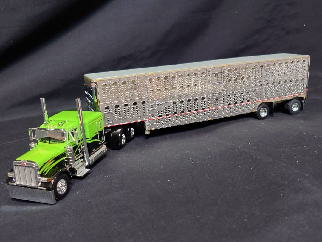DCP1/64ミニカー Peterbilt379アメリカトラック野郎