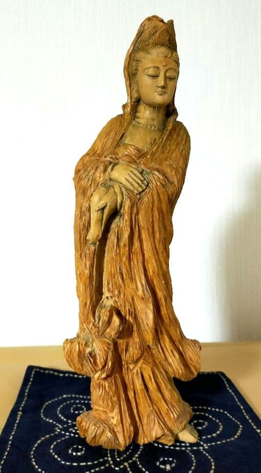 セール✨滴水観音立像　一本木彫り　天然木柘植　仏像　仏教美術