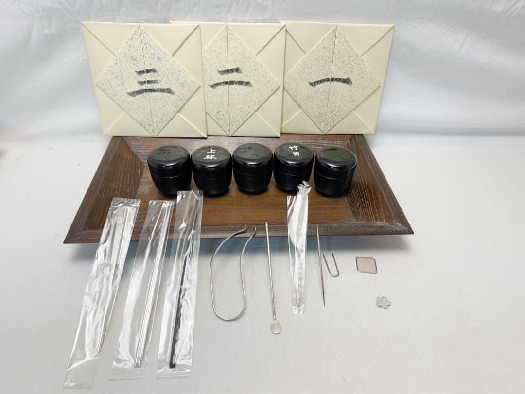 未使用 茶道具 仙正作 蝋引き仕上げ 桑 香盆 セット 茶歌舞伎棗 5客等 紙箱