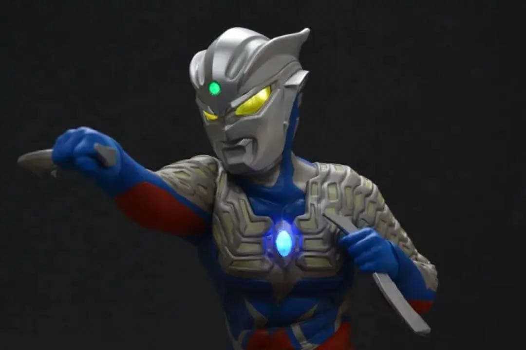 数量限定品 ウルトラマンゼロ 発光フィギュア ウルトラマンワールドM78