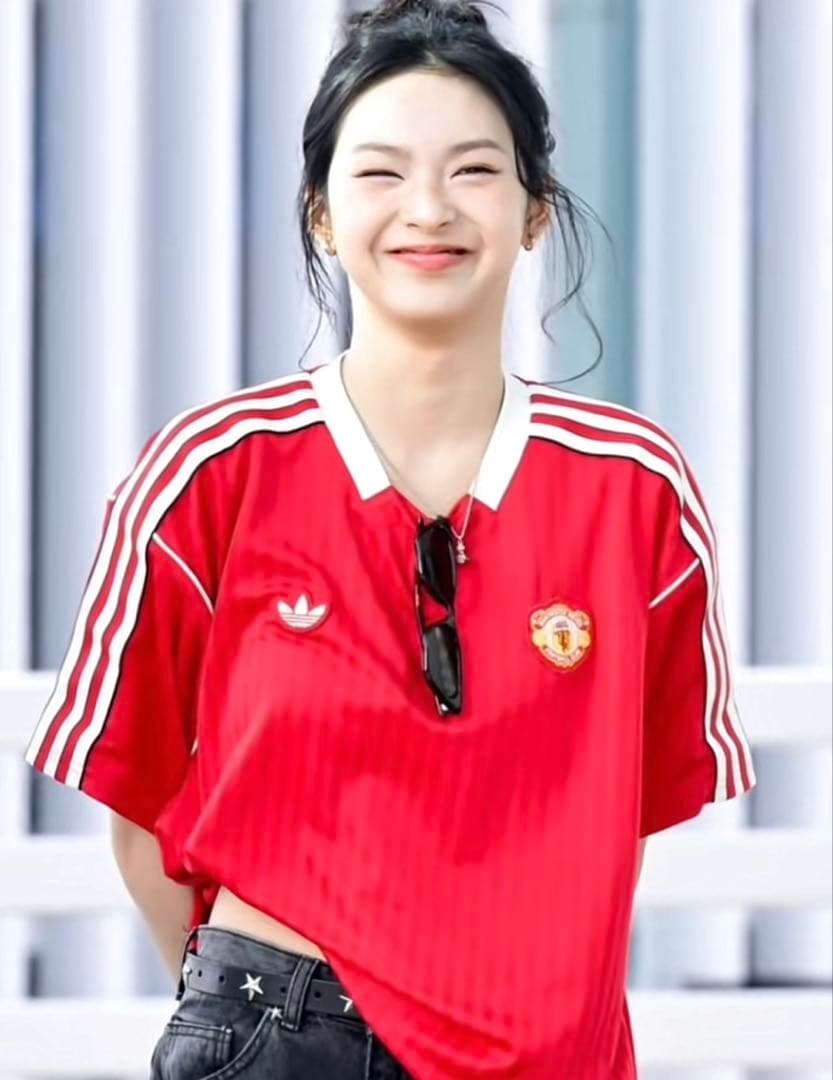 adidas マンチェスター・ユナイテッド babymonster チキータ着用