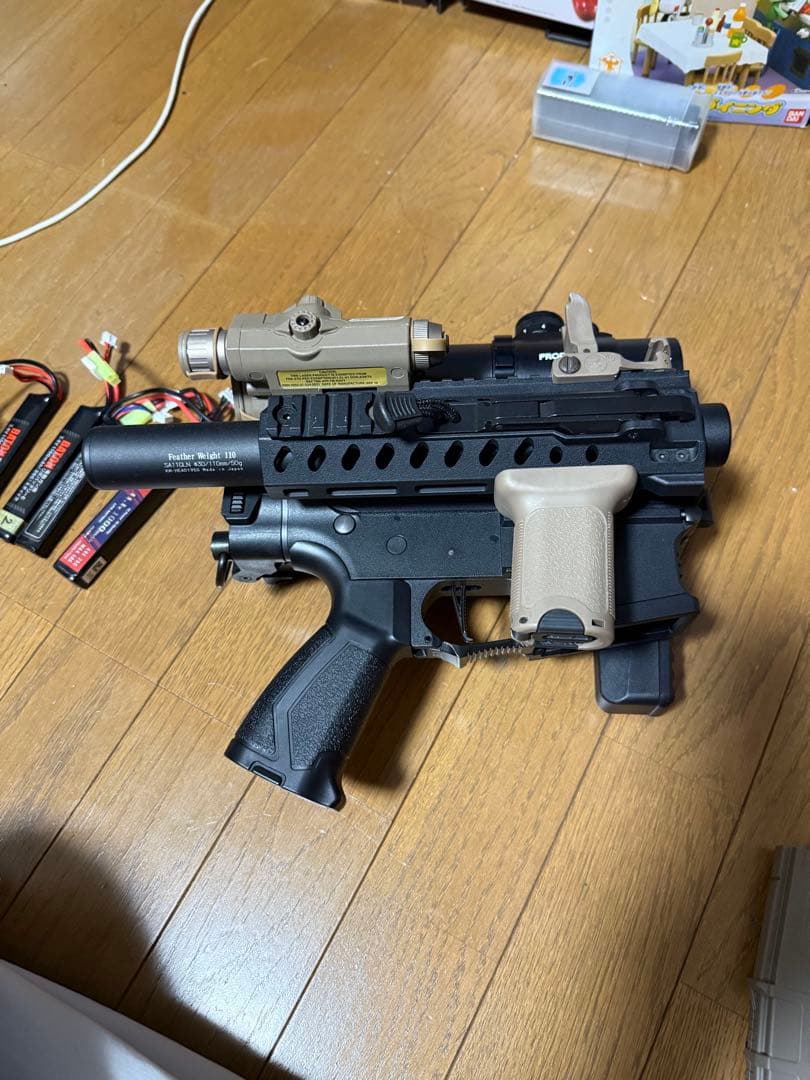 次世代電動ガン バッテリー・マガジン付き