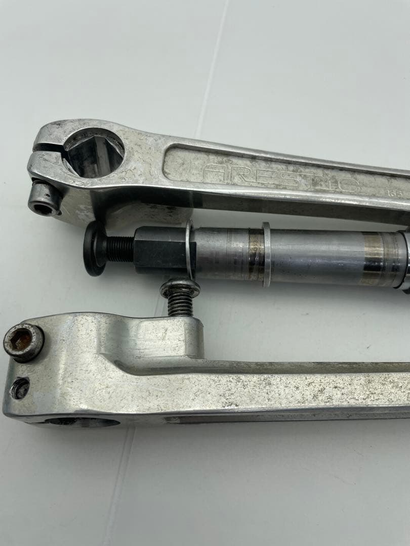 BMX ARESTIC 165アルミクランクセット ボトムブラケット付 フラット