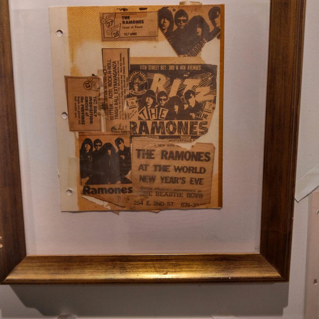 【新品未開封】RAMONES ラモーンズ Tシャツ Mサイズ